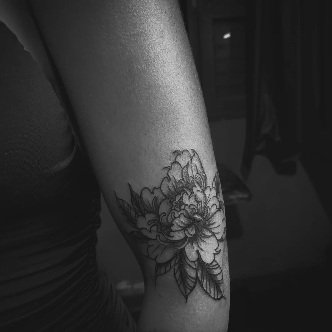 Tattoo botânico delicada 5